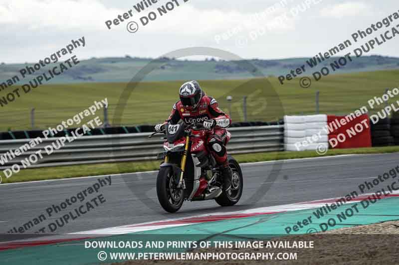 cadwell no limits trackday;cadwell park;cadwell park photographs;cadwell trackday photographs;enduro digital images;event digital images;eventdigitalimages;navarra;no limits trackdays;peter wileman photography;racing digital images;trackday digital images;trackday photos